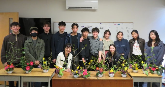 文化学習　【生け花】　グラッドストーン日本語学園高等科上級